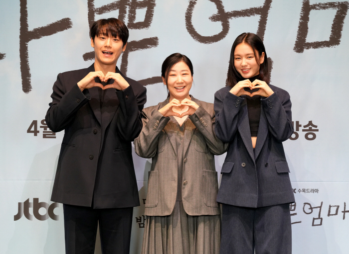 [SC현장] "자식위해 독해질 수밖에"…'나쁜엄마', 라미란X이도현 모자…