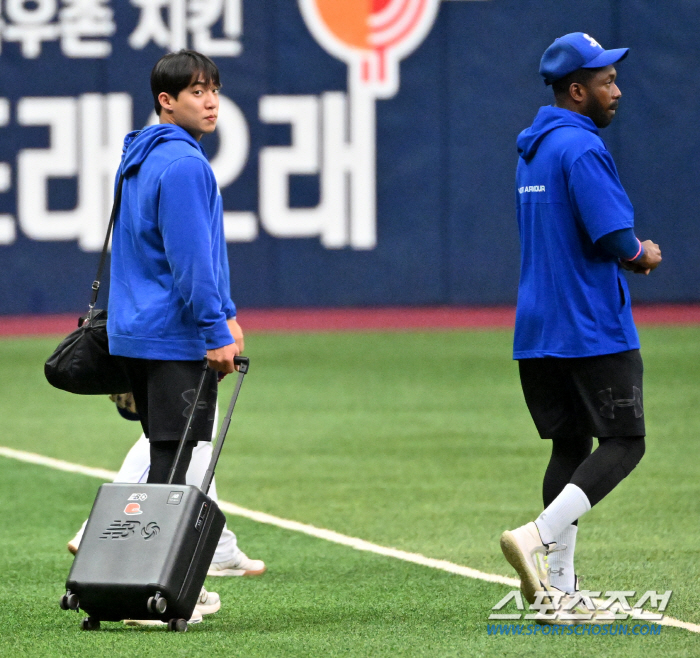 "상대팀 감독이신데 왜…" 라팍에 나타난 '두산맨' 이승엽 감독, 혼돈의…