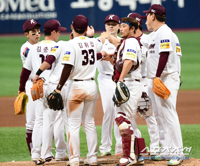 'KT에 13-2 대승' 키움표 대화력쇼 "러셀 활약이 돋보였다"[승장 …