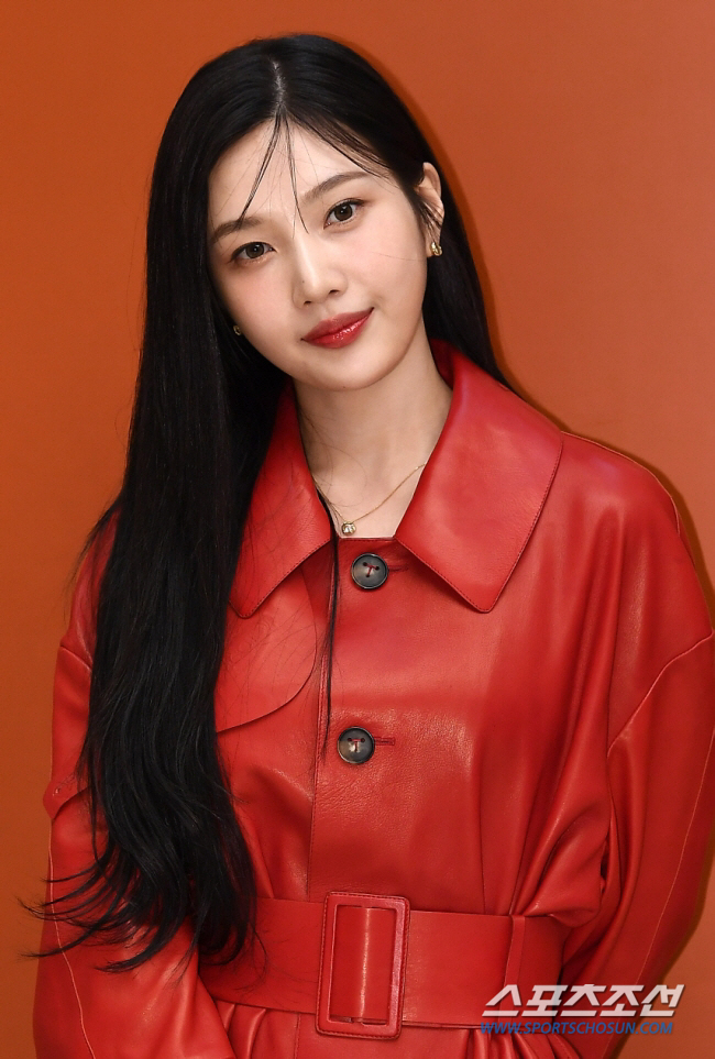 [공식]SM 측 "레드벨벳 조이, 활동 일시 중단…컨디션 난조로 치료 필…
