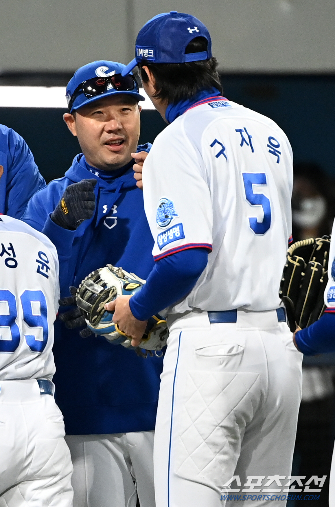 "설명할 수 없는 감정이 들었다" '영웅'과 '스승' 앞 선제 결승포, …