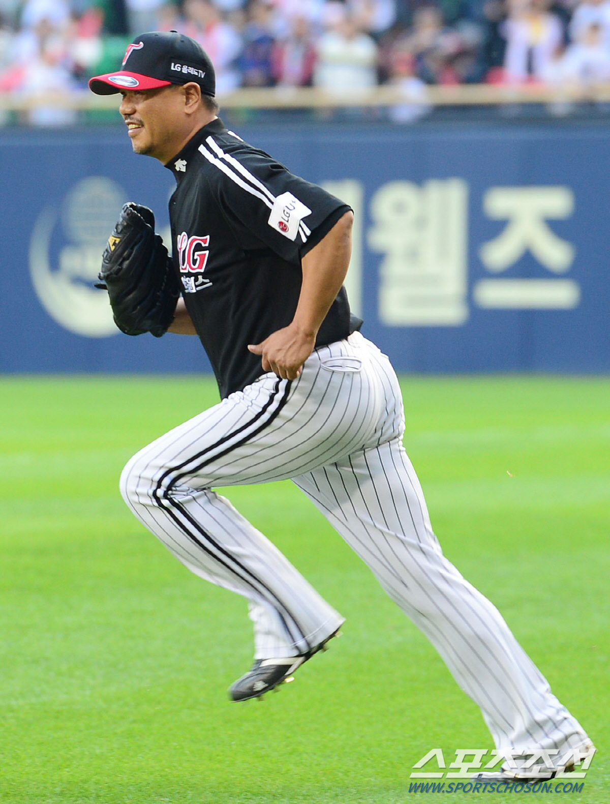 '야생마도 후회한 퍼포먼스인데…' 마운드로 뛰어가는 김진욱의 자신감, 팬…