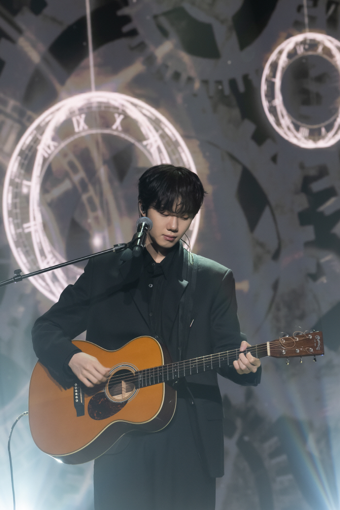 [SC현장] "그럼에도 살아야 한다"…하현상, 5년만 첫 정규에 담은 위…