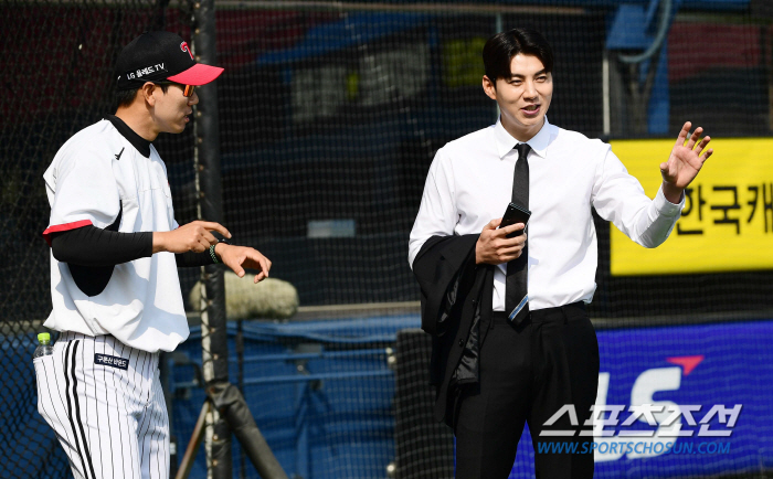 '패션화보가 따로 없네~' 이대형 의원 '아이돌도 울고 갈 수트핏' [잠…
