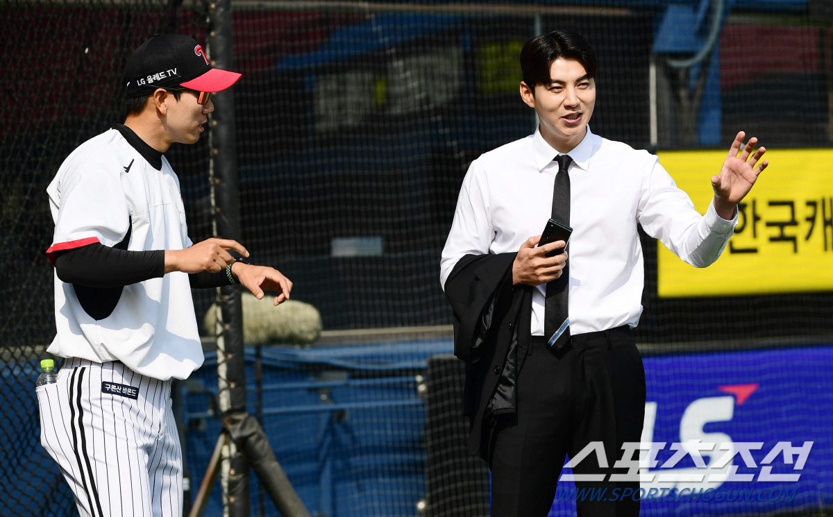 '패션화보가 따로 없네~' 이대형 의원 '아이돌도 울고 갈 수트핏' [잠…