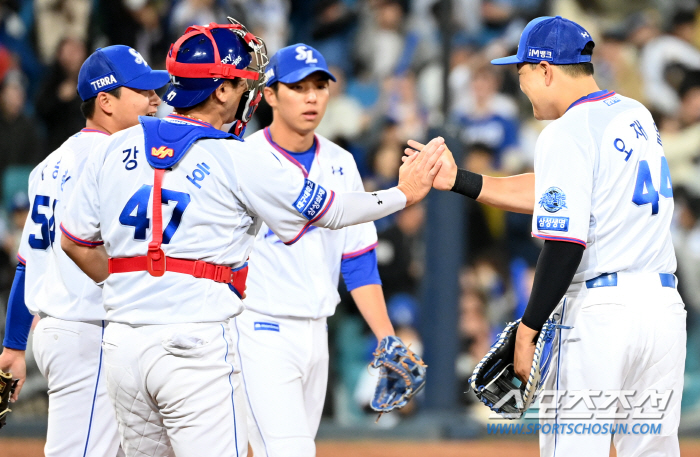 '너 똑바로 안할래~'사자군단 뉴 클로저의 쫄깃했던 9회, 간 떨어질 뻔…