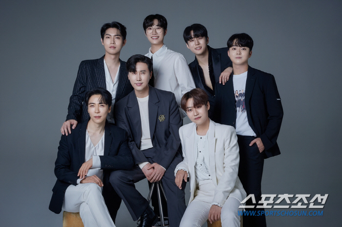 '불타는 트롯맨' TOP7, 개인+단체 프로필 오픈…부드러움 속 짙은 남…