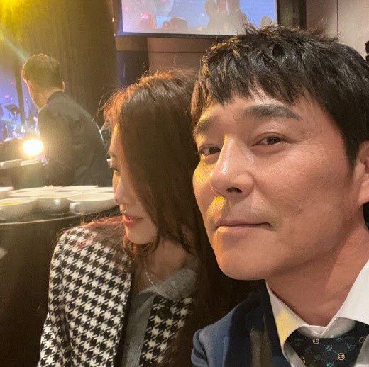 임창정♥서하얀, 카드깡 식당서 열린 '1조원 돌파 조조파티' 동반 참석