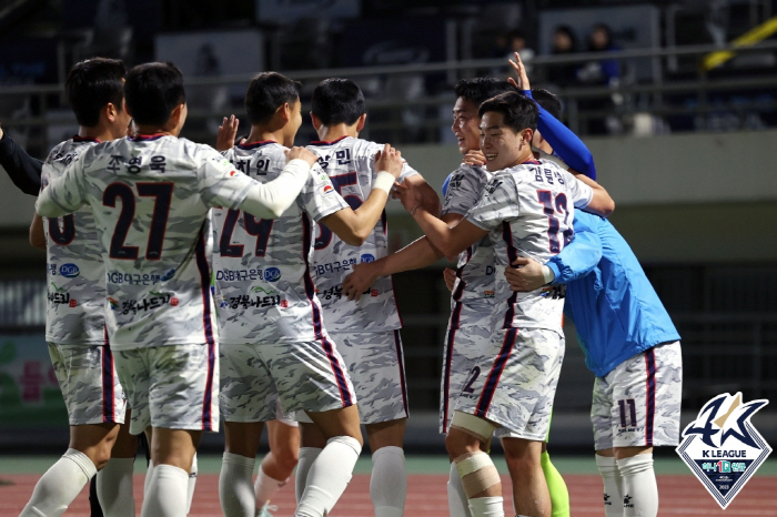 [K리그2 프리뷰]'절대 1강' 1위 김천-'무패 돌풍' 2위 김포, 이…