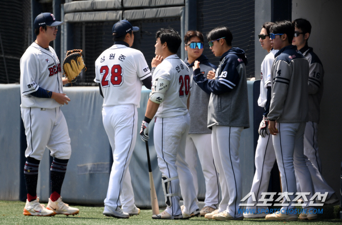 '통산 129승 베테랑의 노련미' 장원준 퓨처스 5이닝 1실점 호투...…