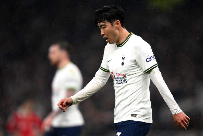 "0-2→2-2,SON 천금 동점골" 토트넘,맨유 2대2무...5위 컴백…
