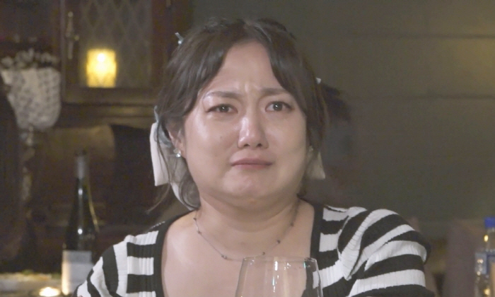 박나래, 코쿤과 데이트 중 눈물 펑펑 "39년 동안 바라던 걸 처음 받아…