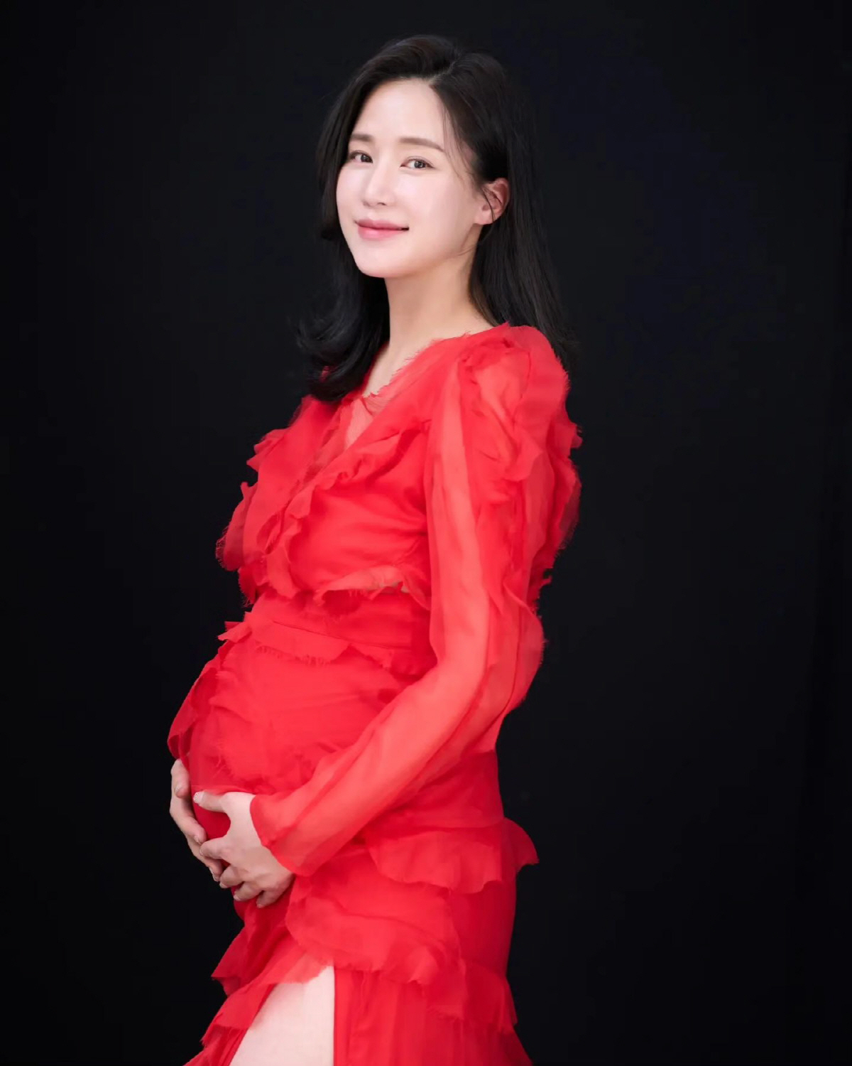 '예비 쌍둥이맘' 공현주, 만삭 드레스의 비밀? "드라마 촬영 때 입었던…