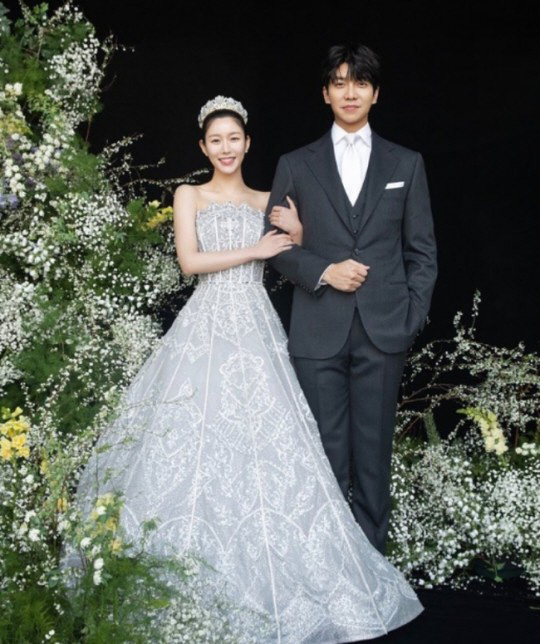 '견미리 사위' 이승기, 결혼 후 근황…♥이다인과 미소까지 닮았네
