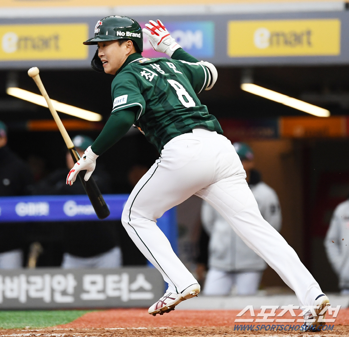 '10안타-10득점 폭발' SSG 2연승으로 1위 수성…두산 4연패[인천…