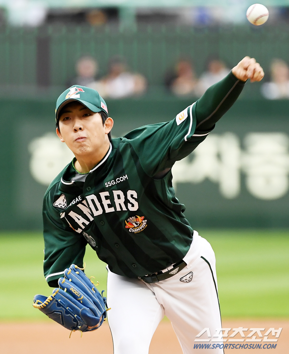 '10안타-10득점 폭발' SSG 2연승으로 1위 수성…두산 4연패[인천…