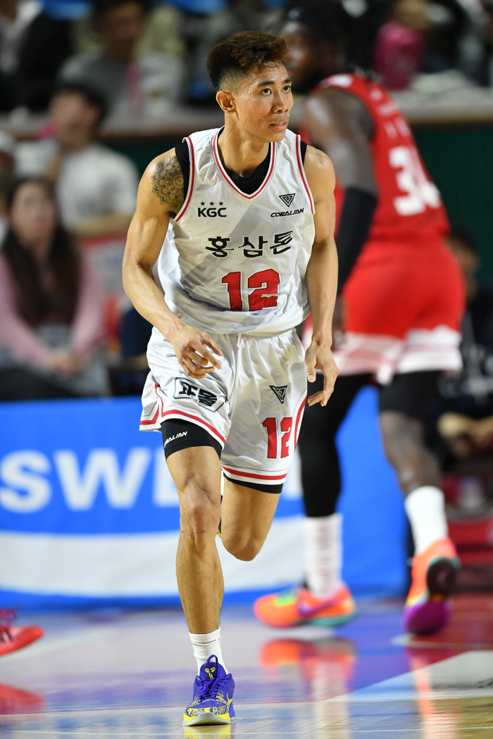 '기적의 KGC' 라이언킹 오세근 23점 포효, 13점 뒤집고 3차전 승…