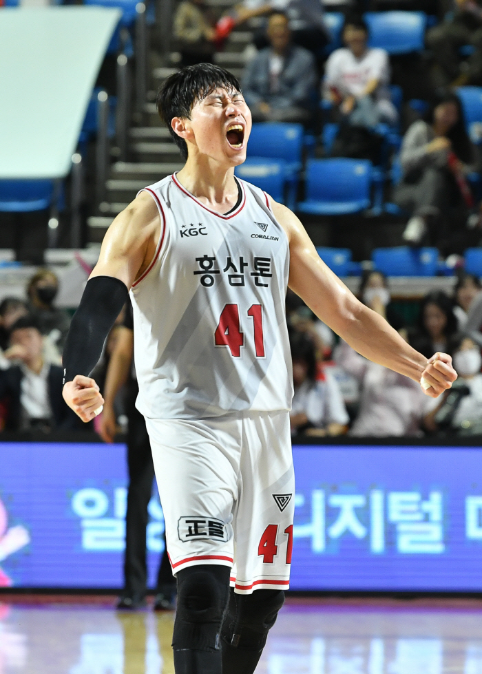 '코트 지배' KGC 오세근, 강렬한 한 마디 "아직 건재하다는 것 보여…