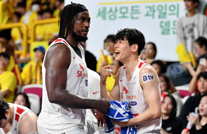 김선형도, 워니도 결국 사람이었다 [김 용의 KBL PUB]