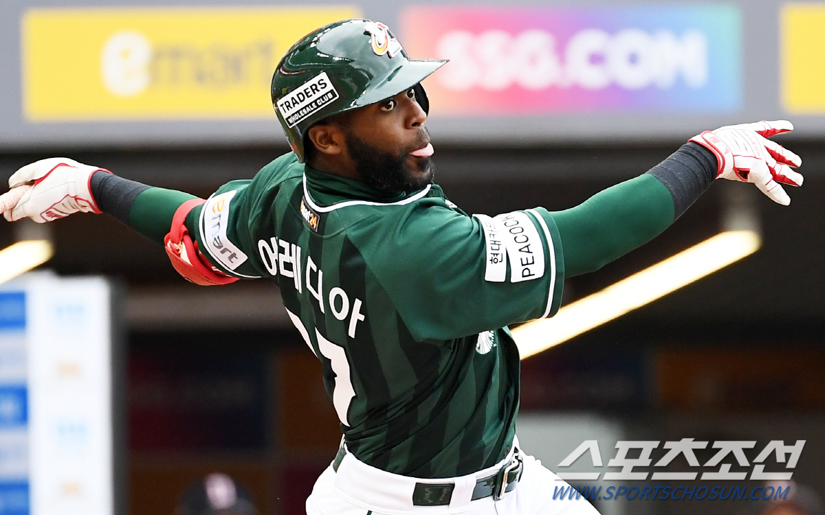 '득점권 타율 0.353' 복덩이 에레디아...치고 달리고! '타점 먹방…