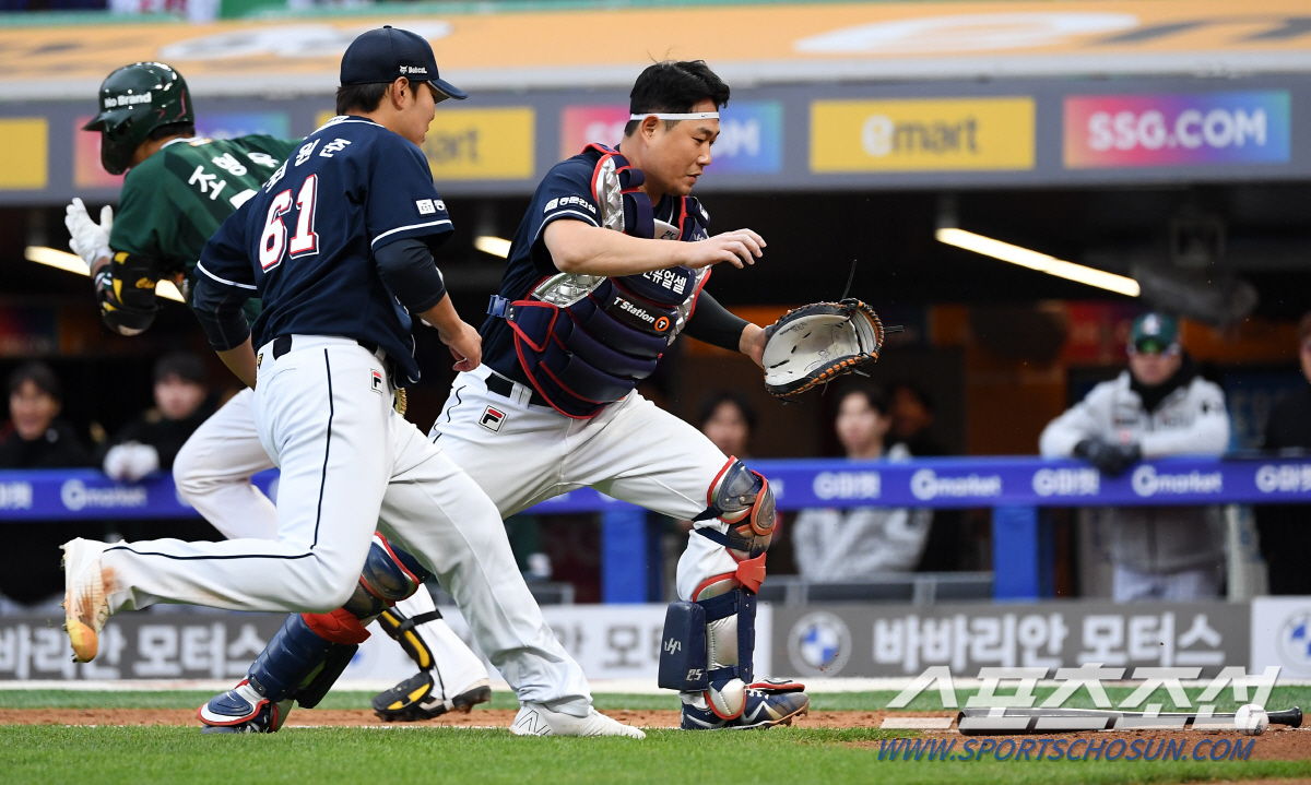 '천하의 양의지도 진땀' 에레디아 도루에 '앗'...두 마리 토끼 잡으려…