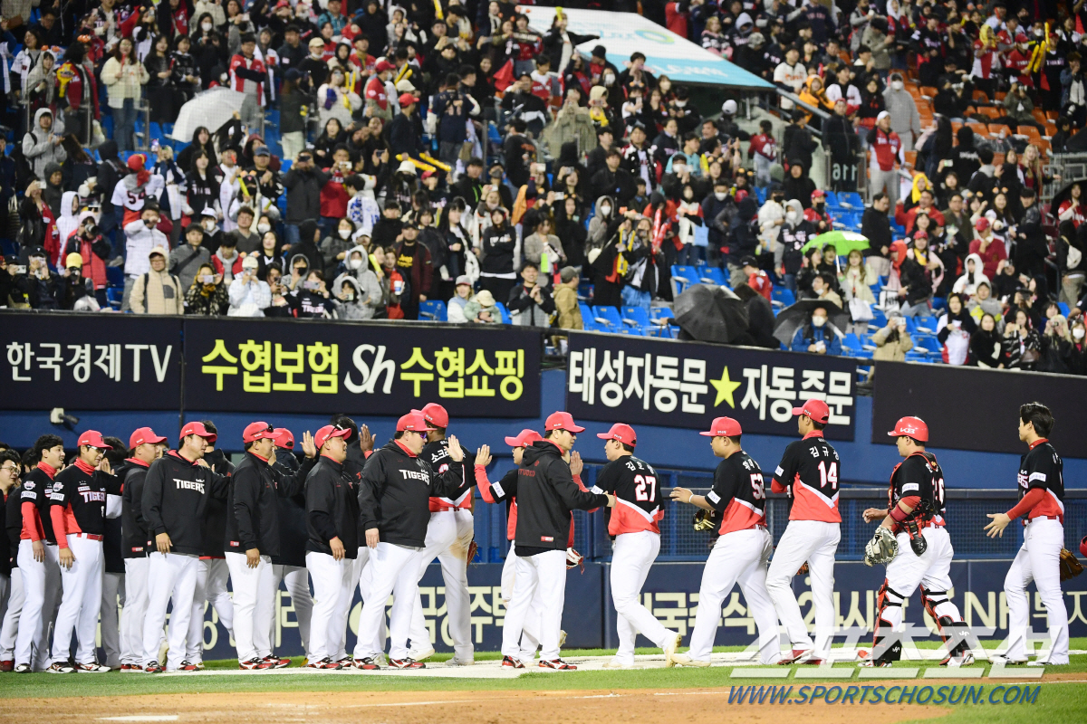 '이건 못보던 그림인데…' 엘롯기 동반 5강, 예측불가 순위싸움, 야구장…