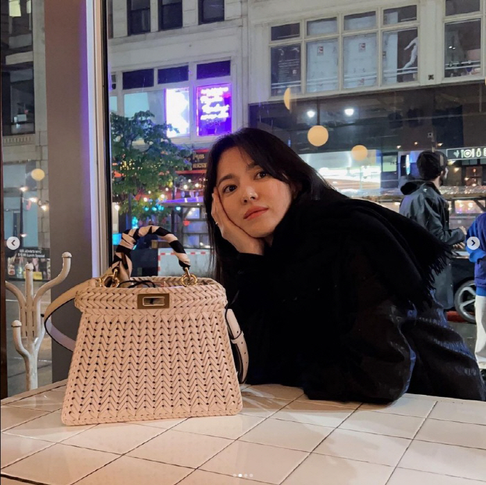 송혜교, 시상식 직후 '뉴욕'으로 훌쩍…전소니 "왜 나랑 엇갈린고야"