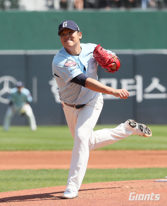 4705일만의 8연승! 시즌 첫 매진에 응답한 렉스 결승타…안우진도 막지…