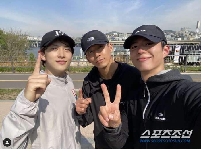 박보검, 시상식 사회 이틀만에 마라톤 대회 참가…'강철 체력' 이유는 '…