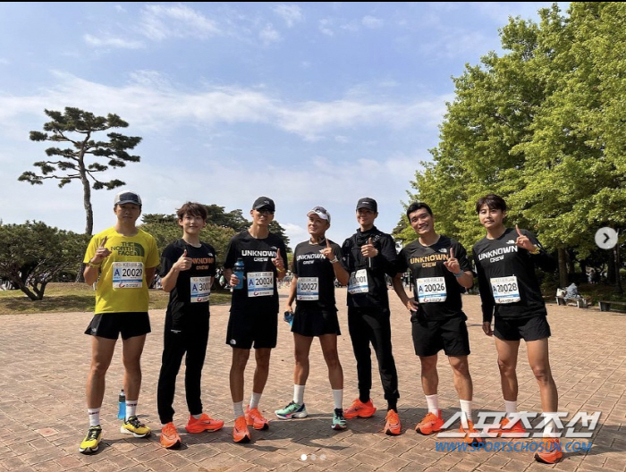 박보검, 시상식 사회 이틀만에 마라톤 대회 참가…'강철 체력' 이유는 '…
