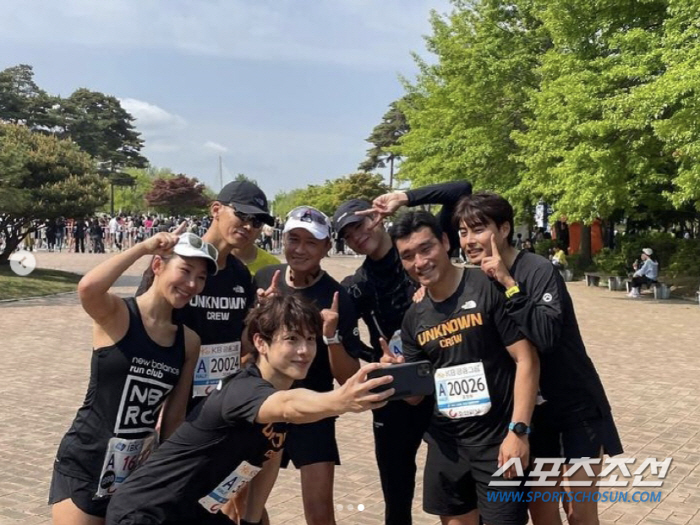 박보검, 시상식 사회 이틀만에 마라톤 대회 참가…'강철 체력' 이유는 '…