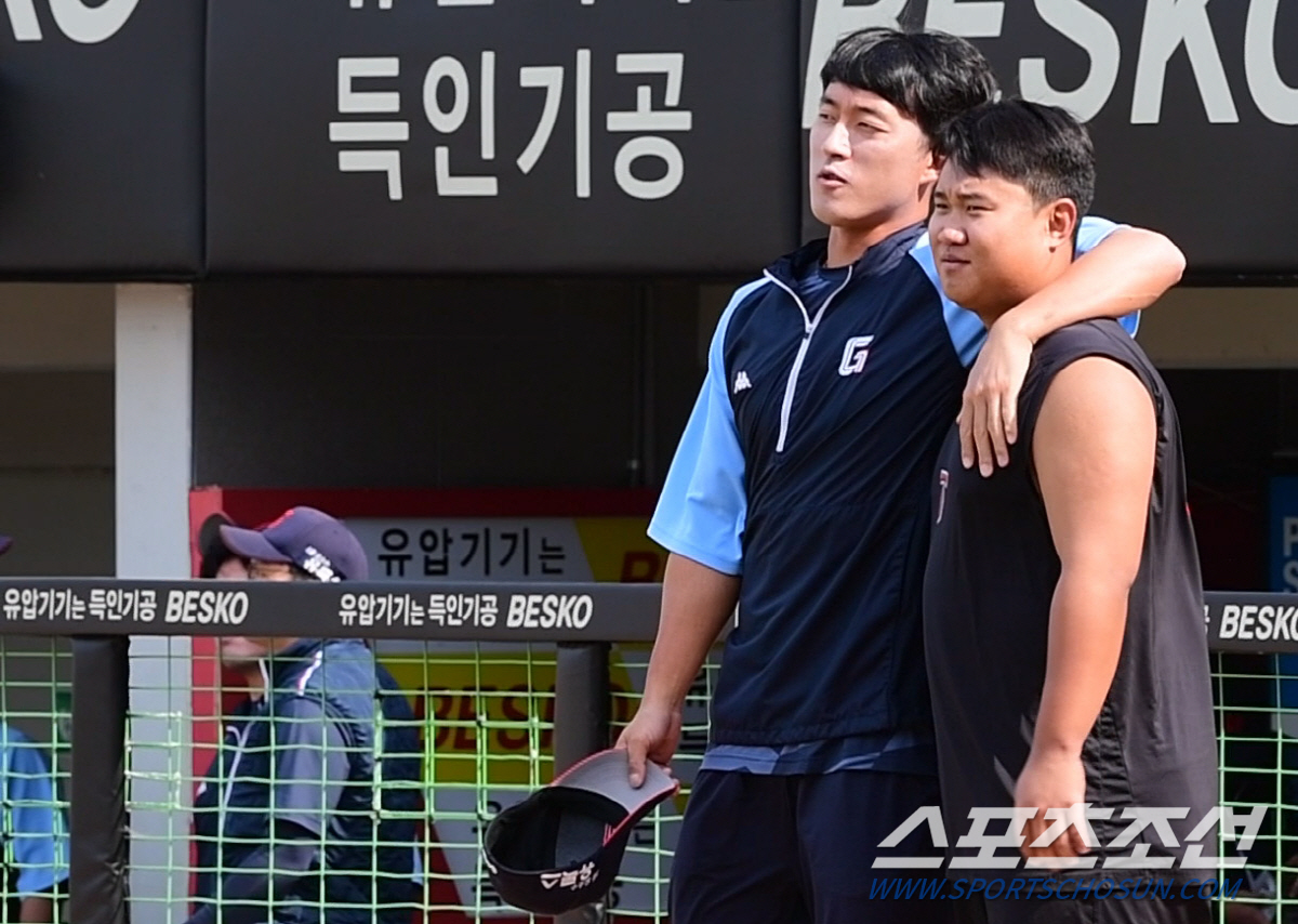 '웃으며 만난 양팀 클로져' 김원중-정해영 '경기후엔 한명만 웃는다' […
