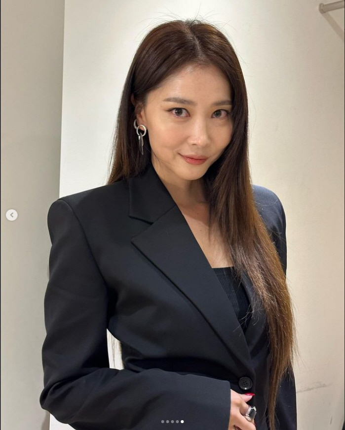 오윤아, 극강 뼈마름에도 글래머러스…43살에도 '섹시미' 넘쳐