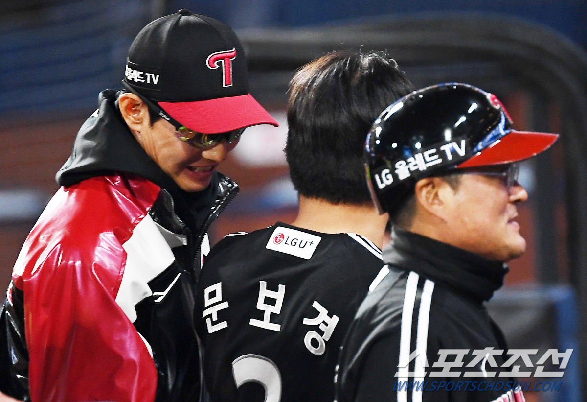 '굳어있던 염갈량이 웃었다' 3연패 끊은 캡틴 오지환...'오랜만에 되찾…
