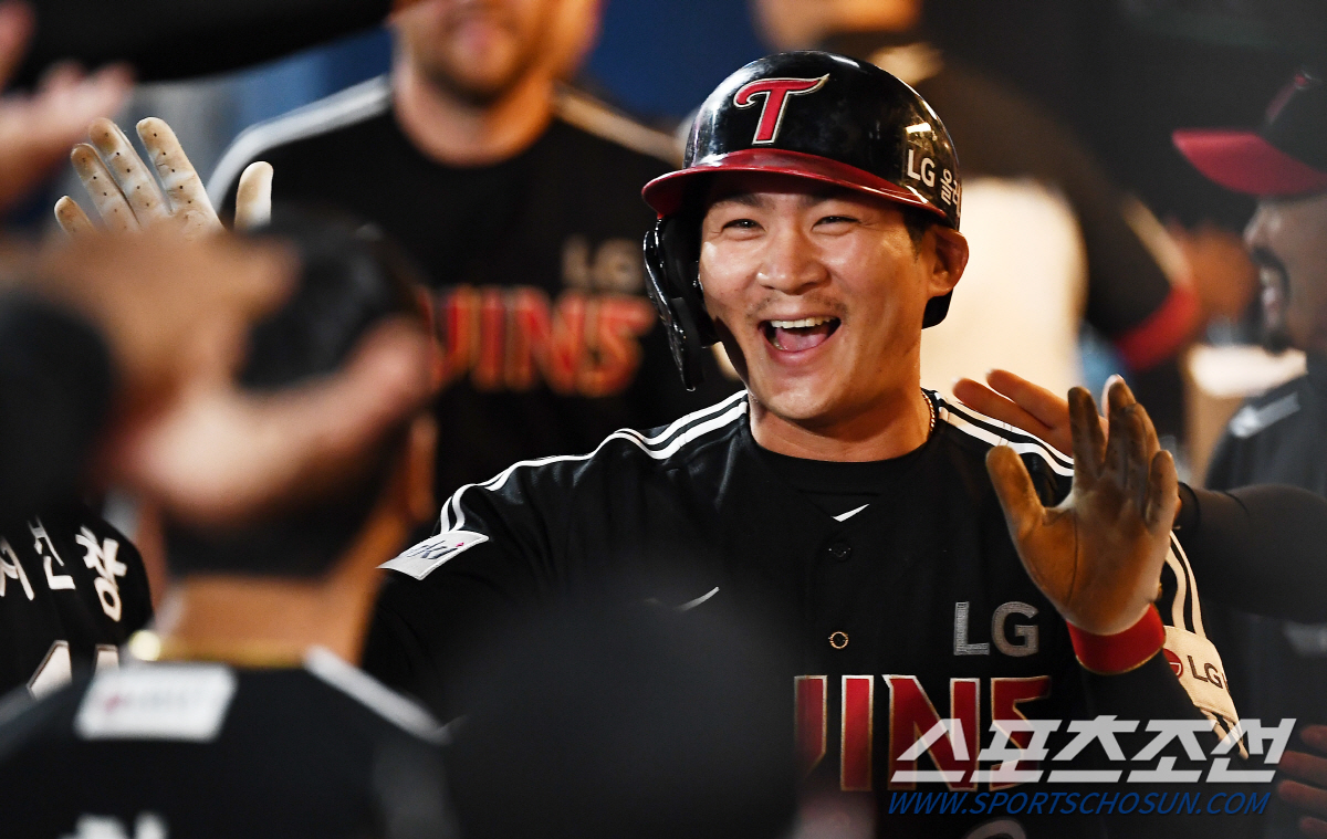 '굳어있던 염갈량이 웃었다' 3연패 끊은 캡틴 오지환...'오랜만에 되찾…