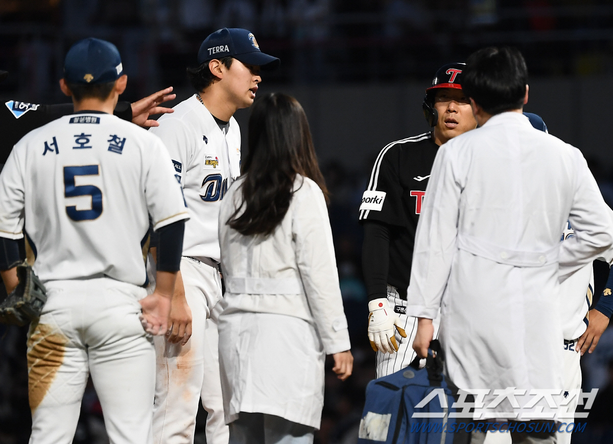 '정말 괜찮은 거지?' 훈훈한 동료애...강습 타구 맞고 쓰러진 후배에게…