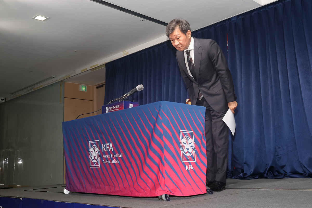 정몽규 축구협회장 "사면 사태에 사퇴도 고민했지만…새 집행부와 함께 환골…