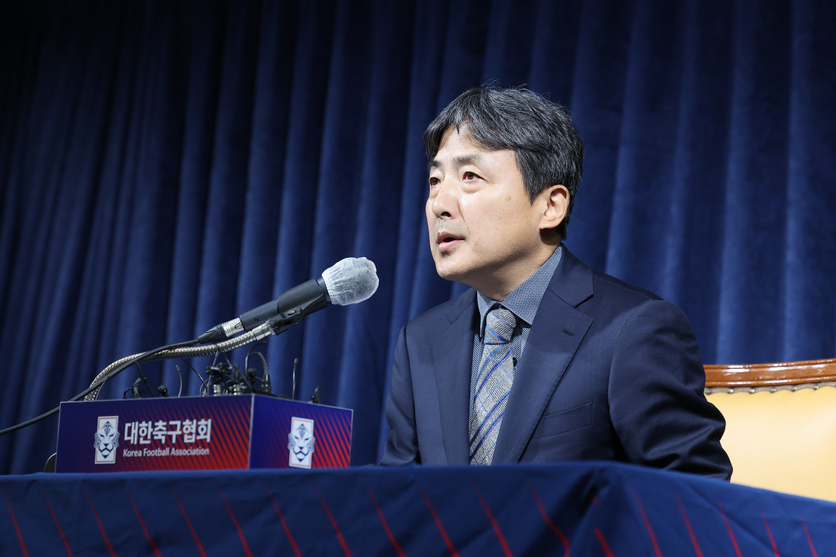 정몽규 축구협회장 "사면 사태에 사퇴도 고민했지만…새 집행부와 함께 환골…