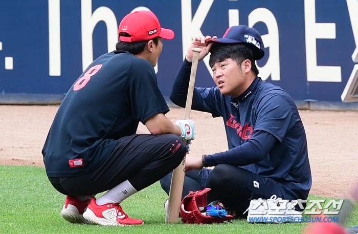 '밥은 잘 먹고 다니나?' 적으로 만난 쌍둥이 시절 배터리 '유강남과 김…