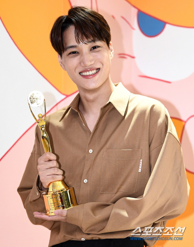 [전문] 엑소 완전체 활동 어쩌나..SM "카이 5월 11일 입소"