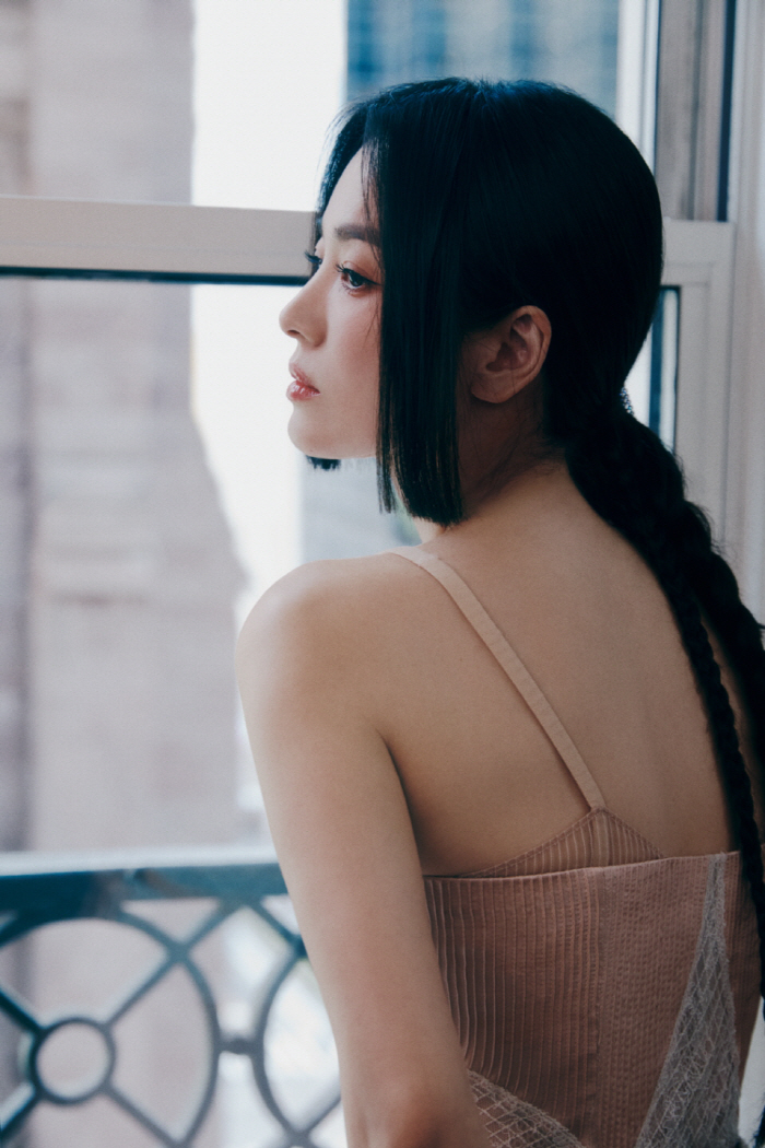 송혜교, 美 멧 갈라 비하인드컷…전 세계 홀린 '가녀린 실루엣'
