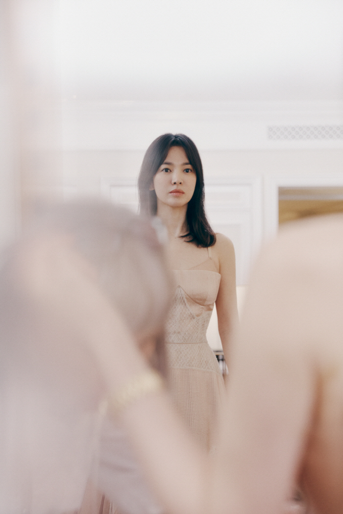 "비주얼 폼 미쳤다" 송혜교, '2023 멧 갈라' 비하인드 화보