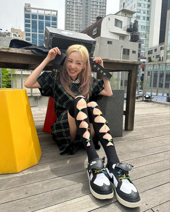 산다라박, 지드래곤 '한정판' 운동화 신고 '힙한 스웨그'..."Than…