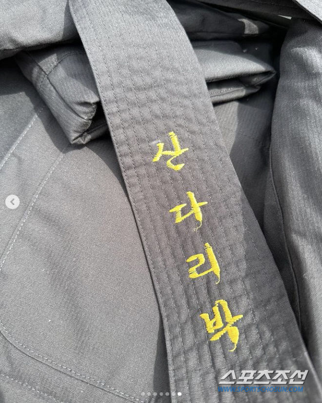 산다라박, "지용아...산다리박?" 지드래곤, 이쯤되면 '희귀템' 주기 …