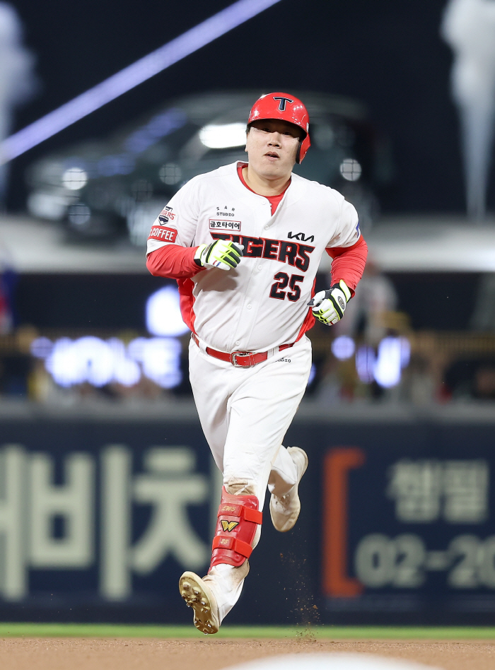 "나균안 공략법? 적극적으로 쳤다" 어느덧 29세, 200만원포 주인공의…