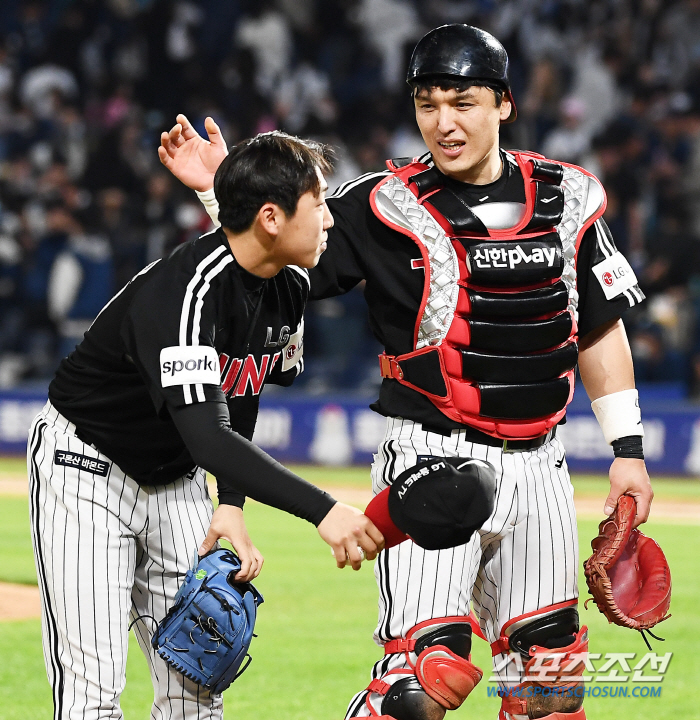 '복덩이가 맞네!' FA 65억 포수 진가에 LG가 웃는다...'안정감 …