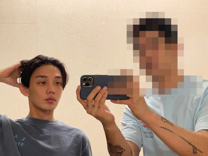 [종합] 대리처방 정황 포착..'마약류 투약 혐의' 유아인, 주변인 4人…