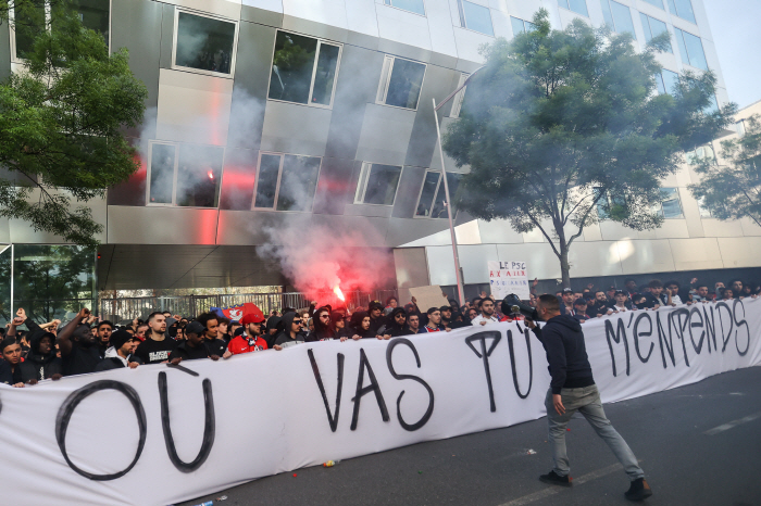 무단 이탈하고도 사우디서 해피 메시-'징계와 항의' 극대노한 PSG, 결…