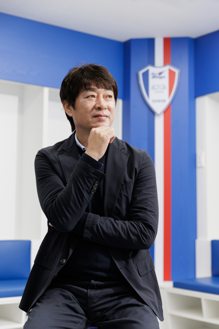 [공식발표]김병수, 수원 삼성 8대 사령탑 선임 "다시 특별해질 수 있을…