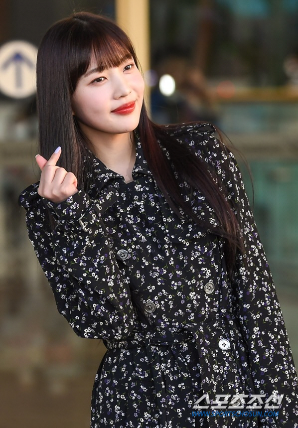 "잘 이겨내고 있다" 활동 중단한 레드벨벳 조이, 팬들에 전한 안부인사 …